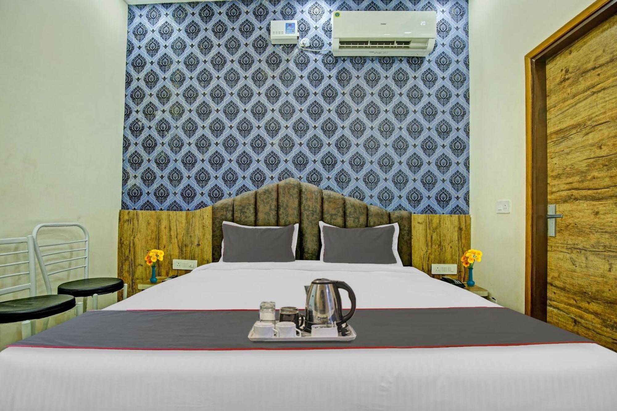 Collection O Rd Hotel Zirakpur エクステリア 写真