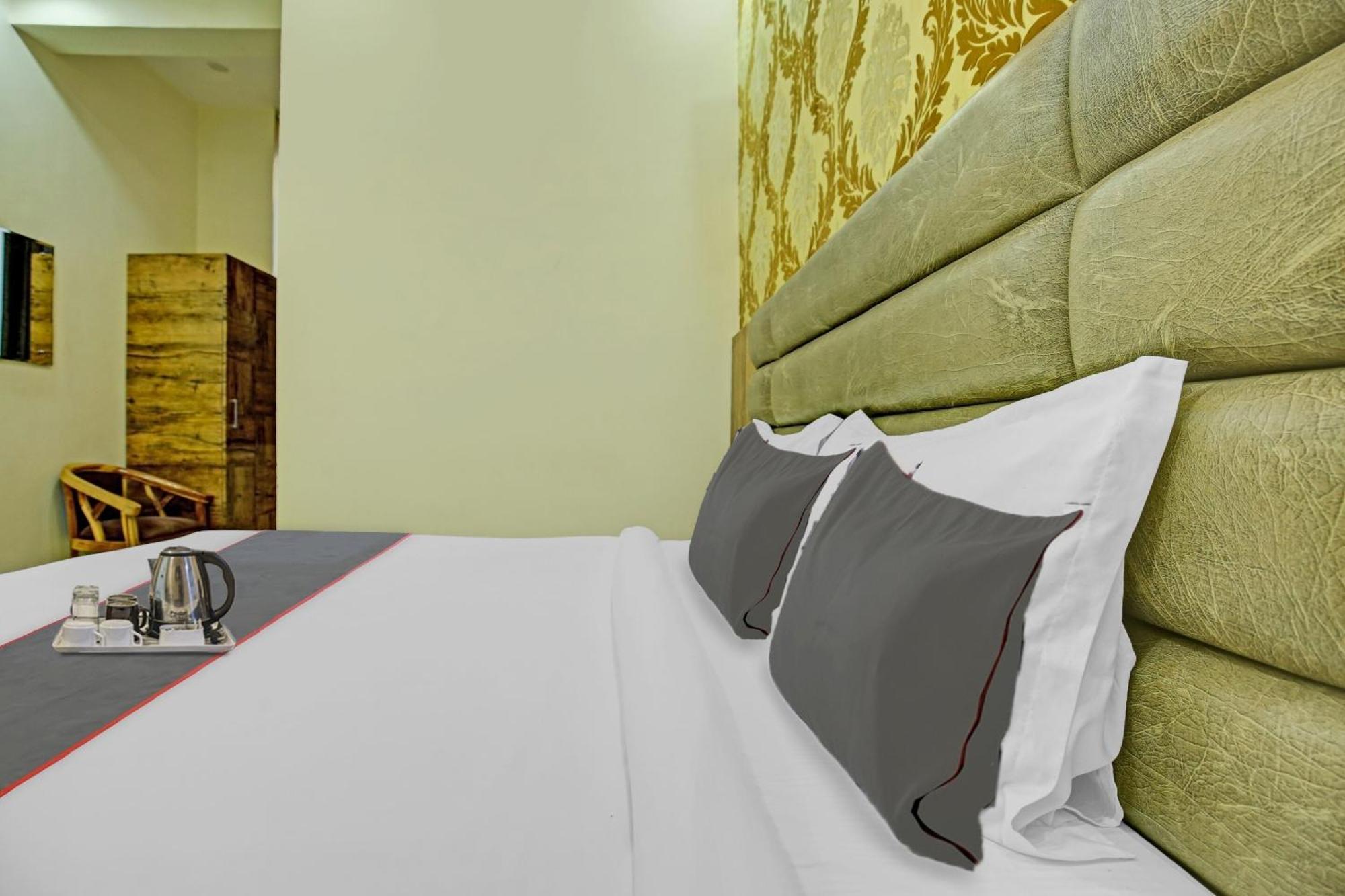 Collection O Rd Hotel Zirakpur エクステリア 写真