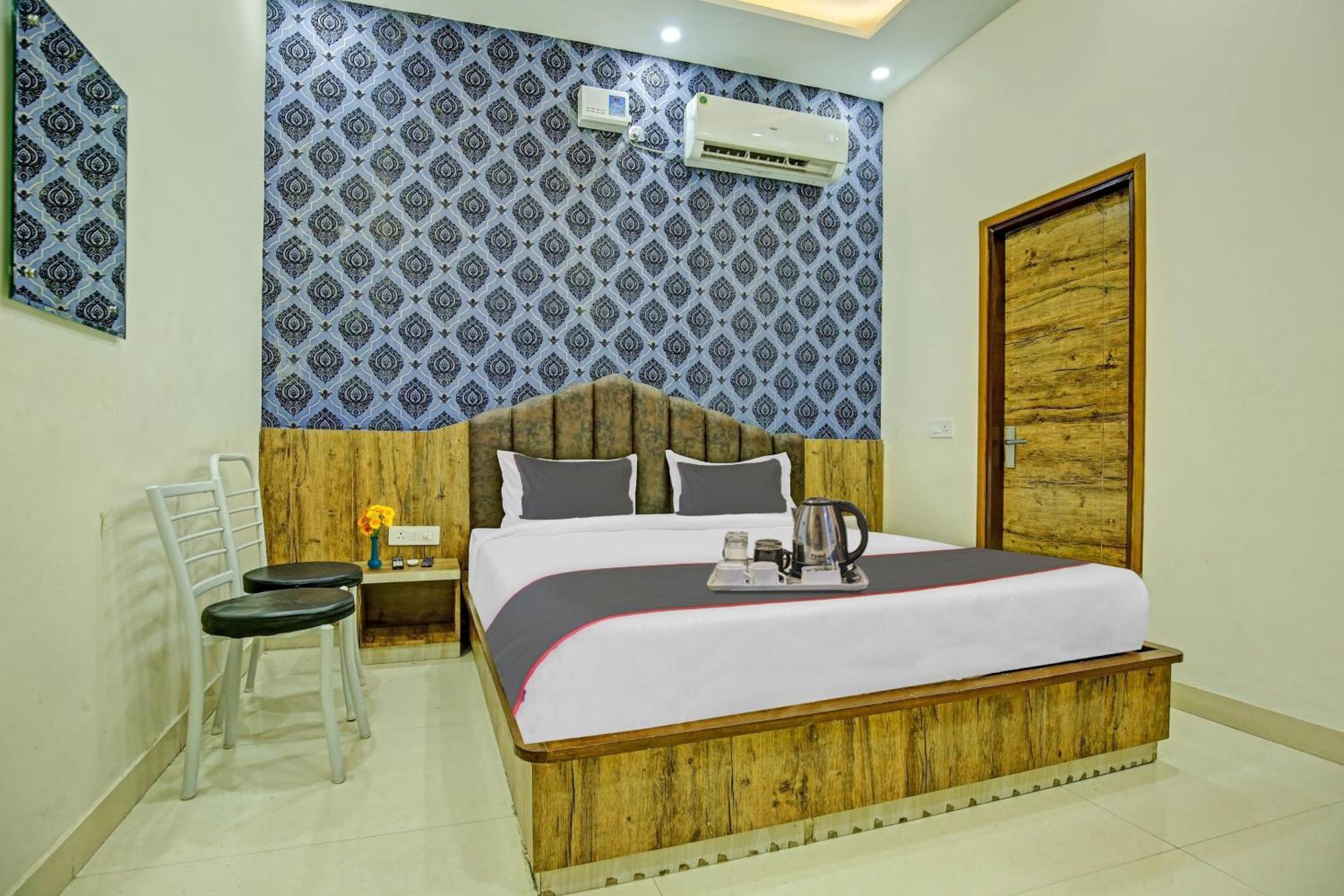 Collection O Rd Hotel Zirakpur エクステリア 写真