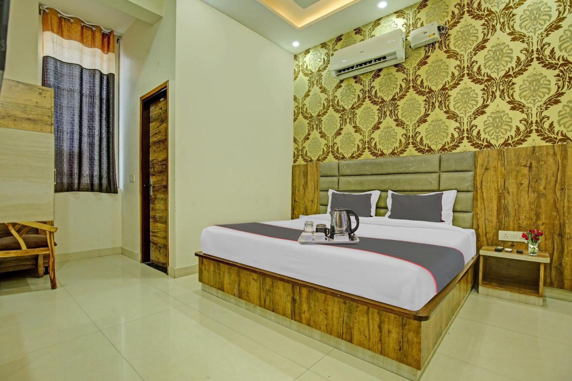 Collection O Rd Hotel Zirakpur エクステリア 写真